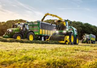 4WD krmni kombajni John Deere 9900 