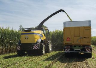 4WD krmni kombajni New Holland FR 780