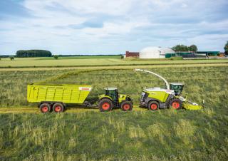 4WD krmni kombajni Claas Jaguar 930