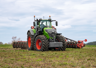 4WD traktori Fendt 1046 Vario Profi+