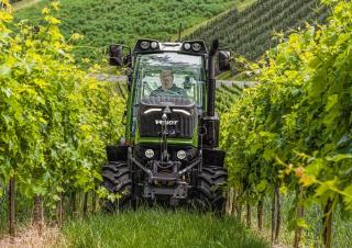 4WD traktori Fendt 211 V Vario Power