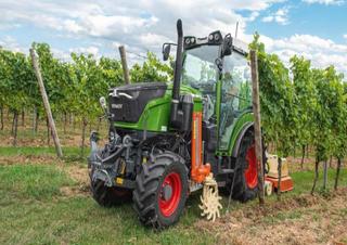 4WD traktori Fendt 211 V Vario Power