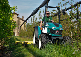 4WD traktori Arbos 3050