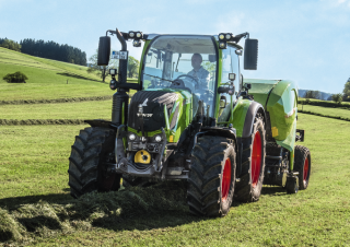 4WD traktori Fendt 311 Vario Profi