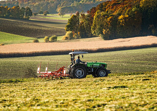 4WD traktori DEUTZ-FAHR 4050 E