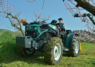 4WD traktori Arbos 4110 Q