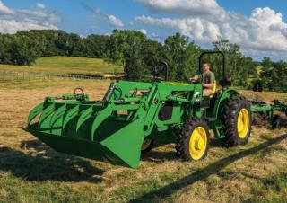 4WD traktori John Deere 5045E 
