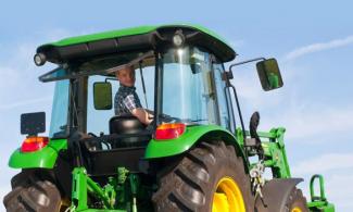 4WD traktori John Deere 5065E