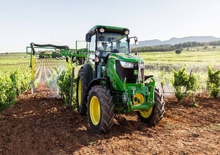 4WD traktori John Deere 5075GF