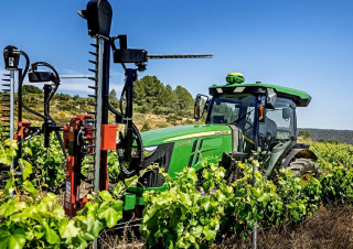 4WD traktori John Deere 5090EN