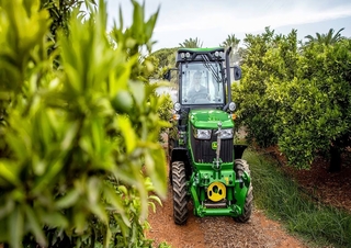 4WD traktori John Deere 5090GN