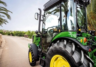 4WD traktori John Deere 5090GN