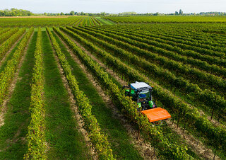 4WD traktori DEUTZ-FAHR 5100 DF TTV 