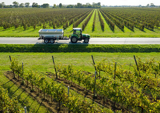 4WD traktori DEUTZ-FAHR 5105 DF TTV