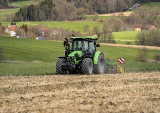 4WD traktori DEUTZ-FAHR 5105 LS