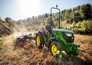 4WD traktori John Deere 5105GL