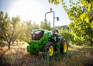 4WD traktori John Deere 5105GL