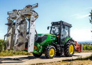 4WD traktori John Deere 5105GV