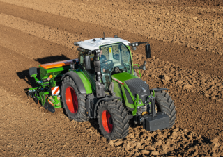 4WD traktori Fendt 513 Vario Power