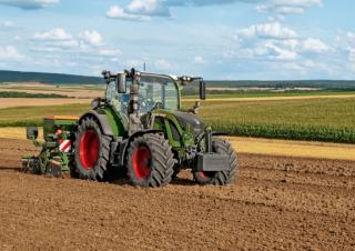 4WD traktori Fendt 516 Vario Power+