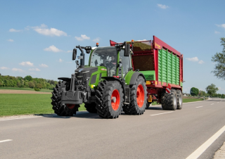 4WD traktori Fendt 516 Vario Profi 