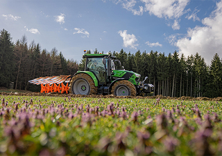 4WD traktori DEUTZ-FAHR 6135 C 