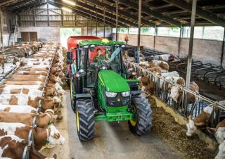4WD traktori John Deere 6140M 