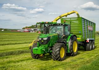 4WD traktori John Deere 6155R