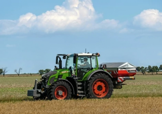 4WD traktori Fendt 620 Vario Profi