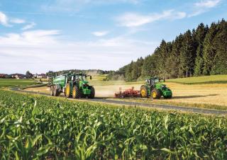 4WD traktori John Deere 6250R