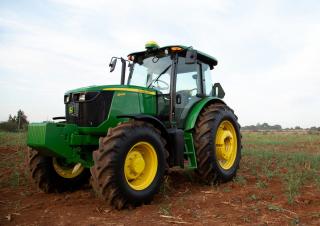4WD traktori John Deere 6403
