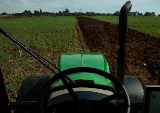 4WD traktori John Deere 6603