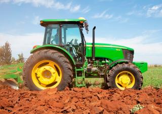 4WD traktori John Deere 6603