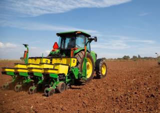 4WD traktori John Deere 6603