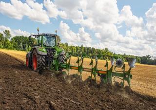4WD traktori Fendt 718 Vario Profi+ 