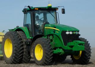 4WD traktori John Deere 7200J