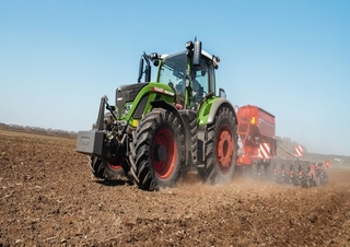 4WD traktori Fendt 724 Vario Power 