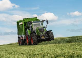 4WD traktori Fendt 724 Vario Power+ 