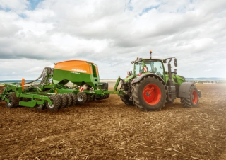 4WD traktori Fendt 724 Vario Power+ 