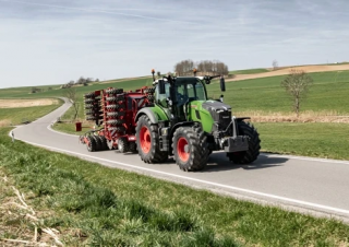 4WD traktori Fendt 724 Vario Power+ 