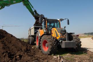 4WD traktori Fendt 724 Vario Power