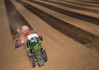 4WD traktori Fendt 724 Vario Profi+ 