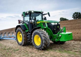 4WD traktori John Deere 7R 330