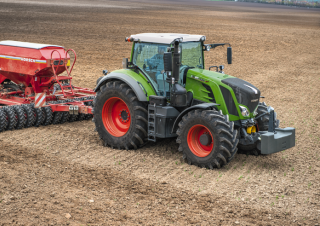 4WD traktori Fendt 822 Vario Profi+