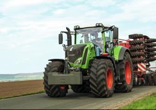 4WD traktori Fendt 822 Vario Profi+