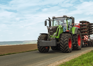 4WD traktori Fendt 824 Vario Profi+