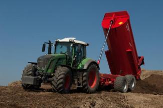 4WD traktori Fendt 826 Vario SCR