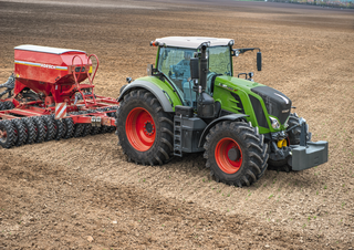 4WD traktori Fendt 828 Vario Power