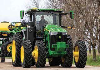 4WD traktori John Deere 8R 370  