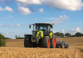 4WD traktori Claas Arion 530